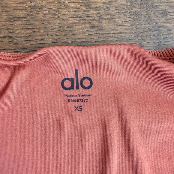 Pink Alo Top XS - Picture 2 of 3